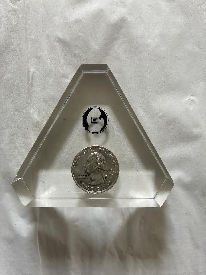 1999 Pennsylvania State Quarter obverse in triangular acrylic display case