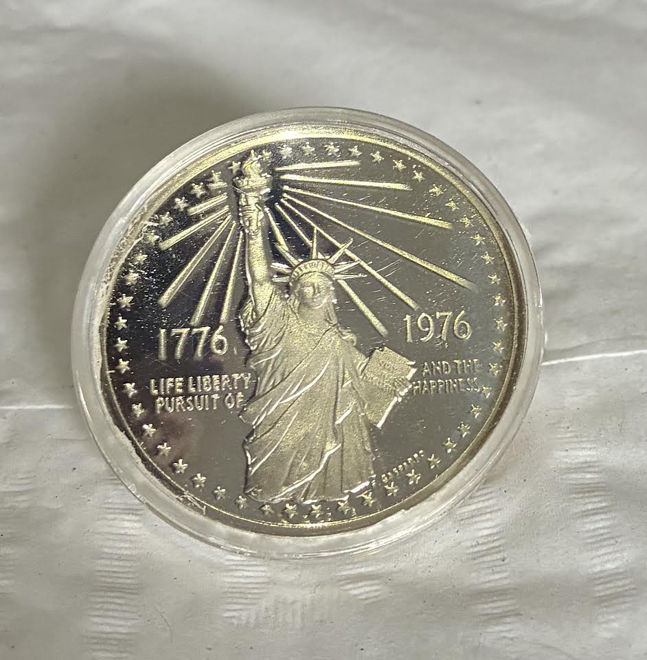American Revolution Bicentennial coin reverse - We The People with Great Seal eagle